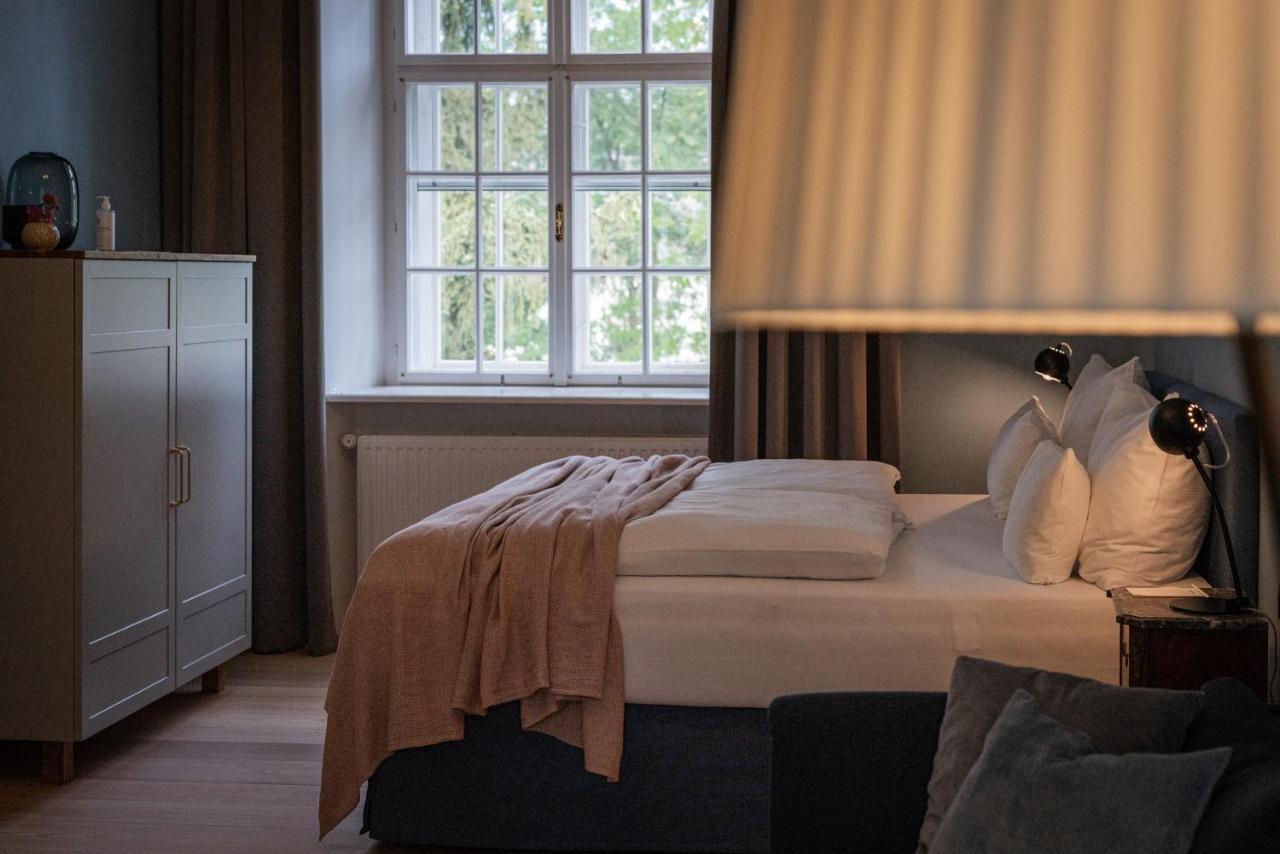 Boutique Hotel Zum Oberjaeger, Schloss Lackenbach المظهر الخارجي الصورة